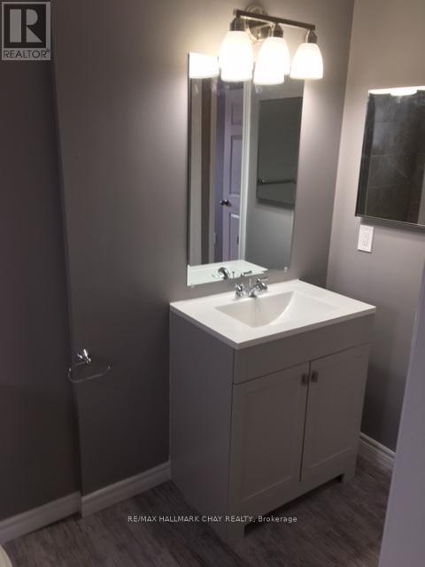 61 Corbett Drive, Barrie, Ontario  L4M 5V6 - Photo 9 - S12653458