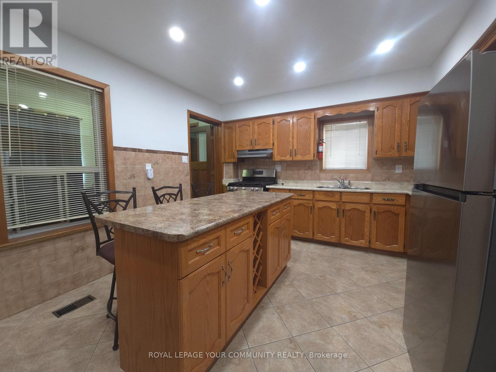 5 RIDEAU AVENUE, Toronto, Ontario