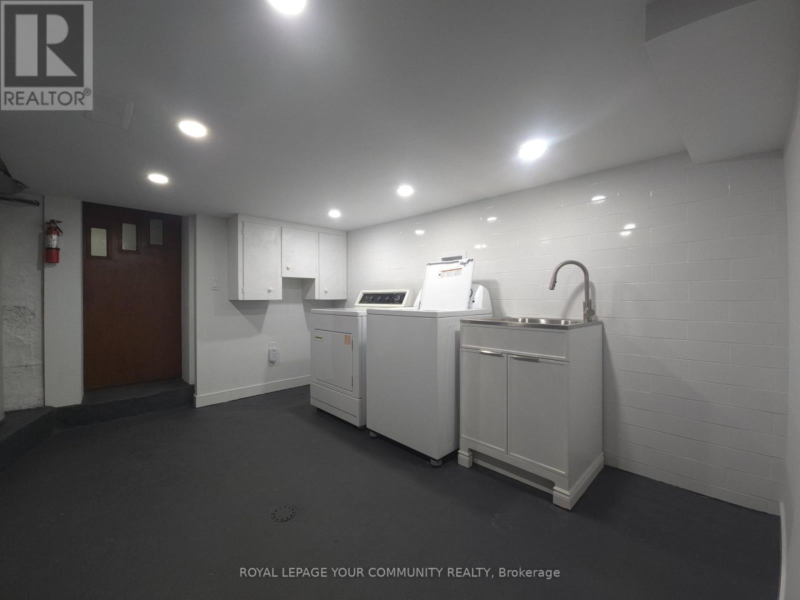 5 Rideau Avenue, Toronto, Ontario  M6K 1S1 - Photo 16 - W12653454