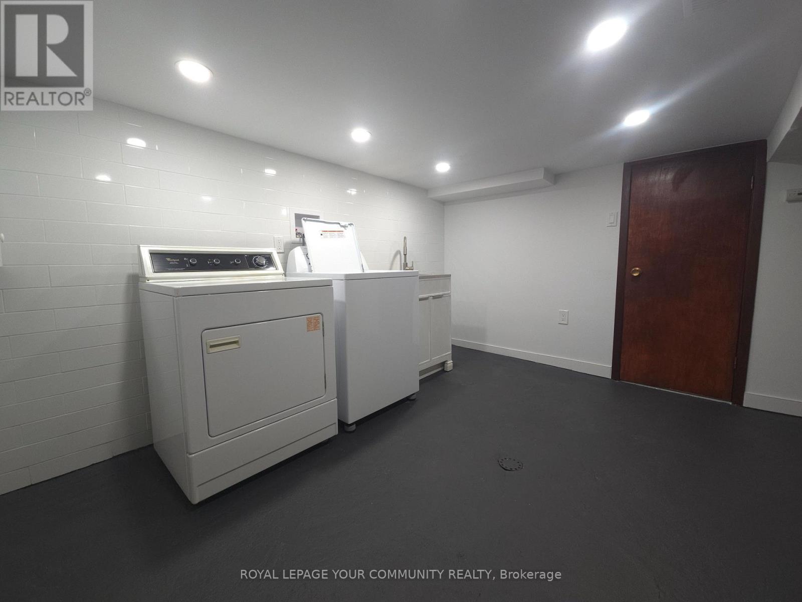 5 Rideau Avenue, Toronto, Ontario  M6K 1S1 - Photo 17 - W12653454