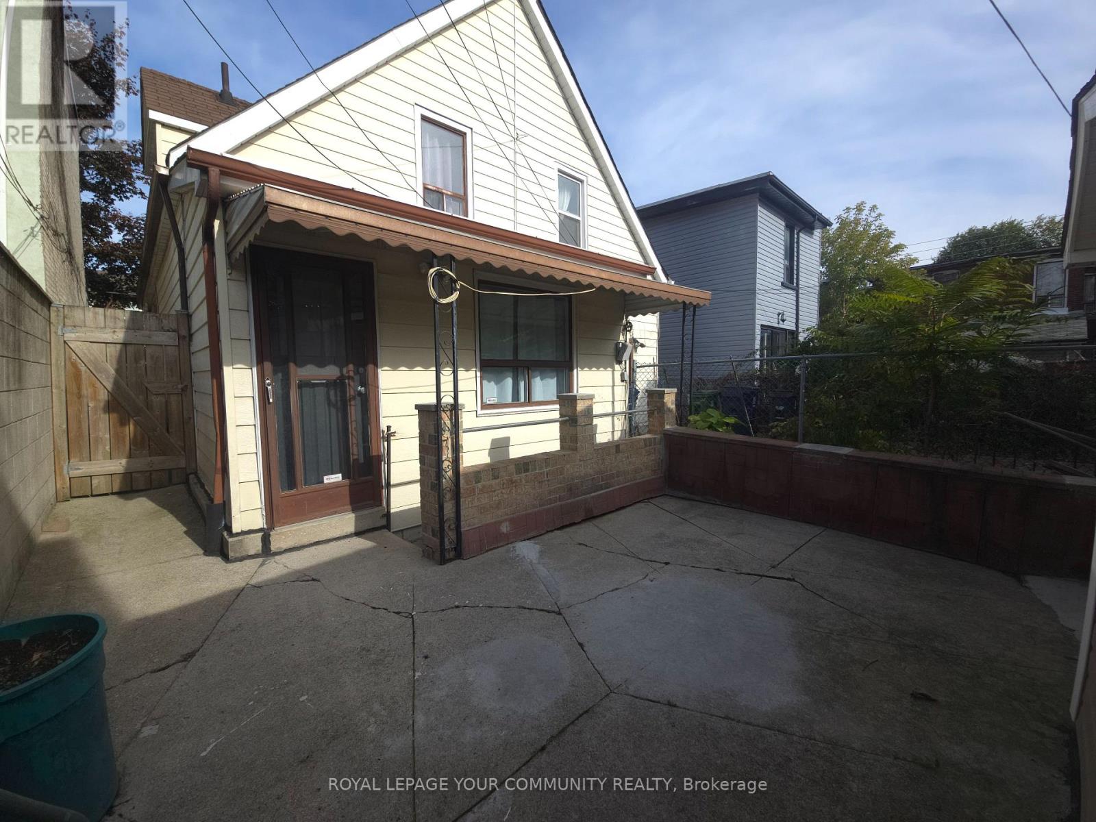 5 Rideau Avenue, Toronto, Ontario  M6K 1S1 - Photo 19 - W12653454