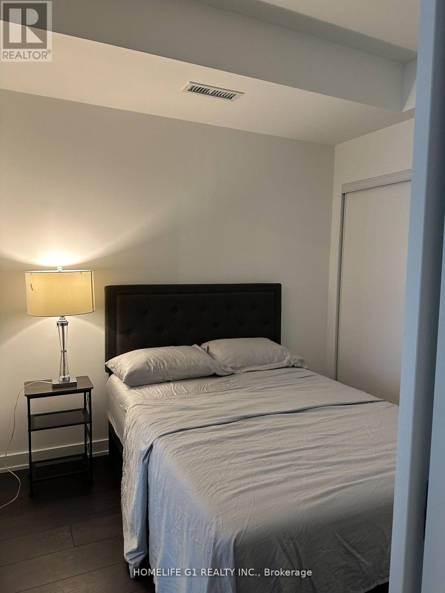 316 - 28 Ann Street, Mississauga, Ontario  L5G 0E1 - Photo 2 - W12653466