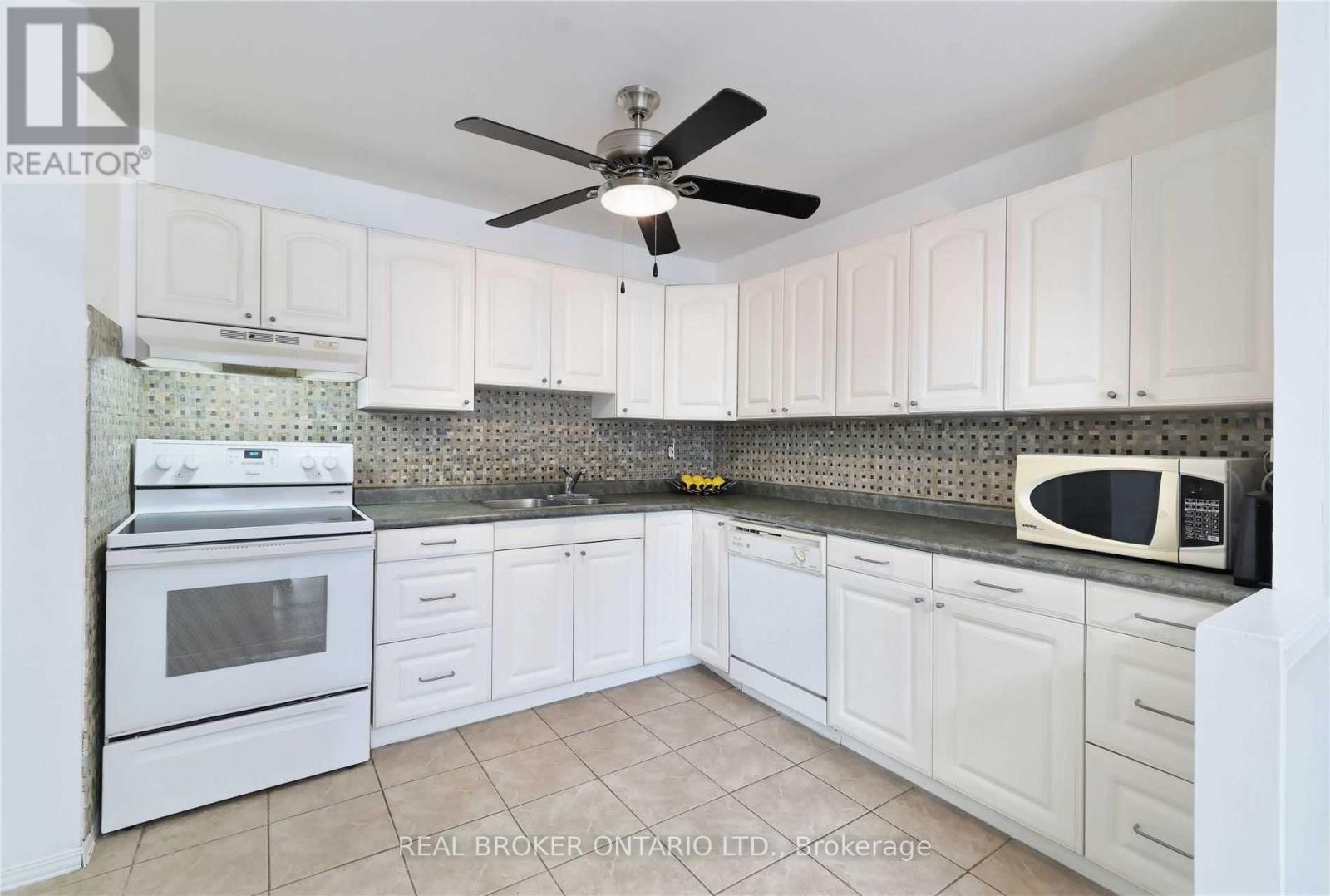 41 - 1016 Falgarwood Drive, Oakville, Ontario  L6H 2P5 - Photo 5 - W12653476