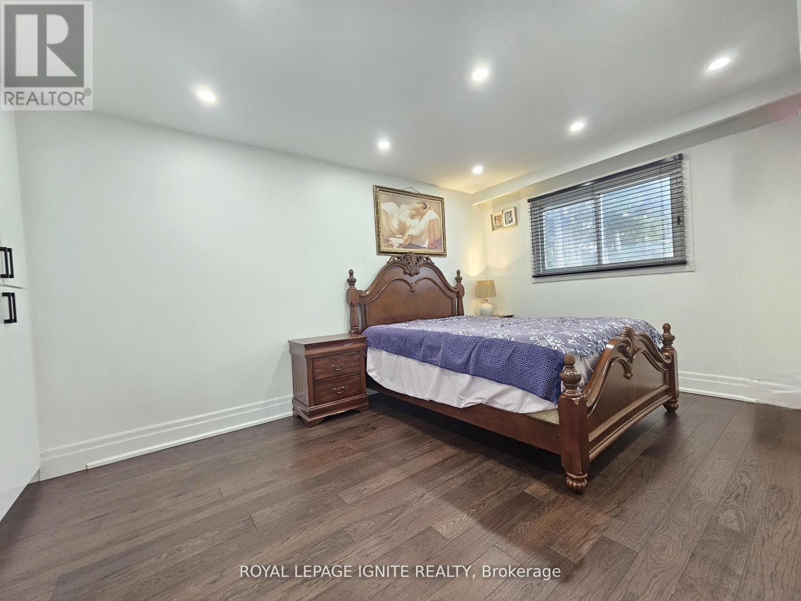 208 Plunkett Road, Toronto, Ontario  M9L 2J6 - Photo 12 - W12653478