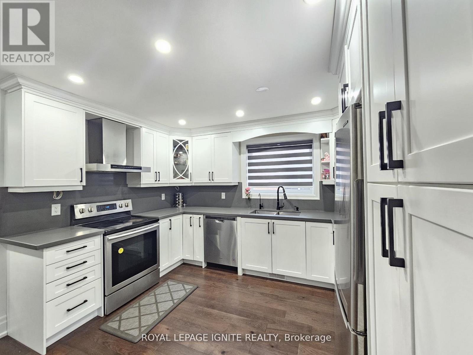 208 Plunkett Road, Toronto, Ontario  M9L 2J6 - Photo 5 - W12653478