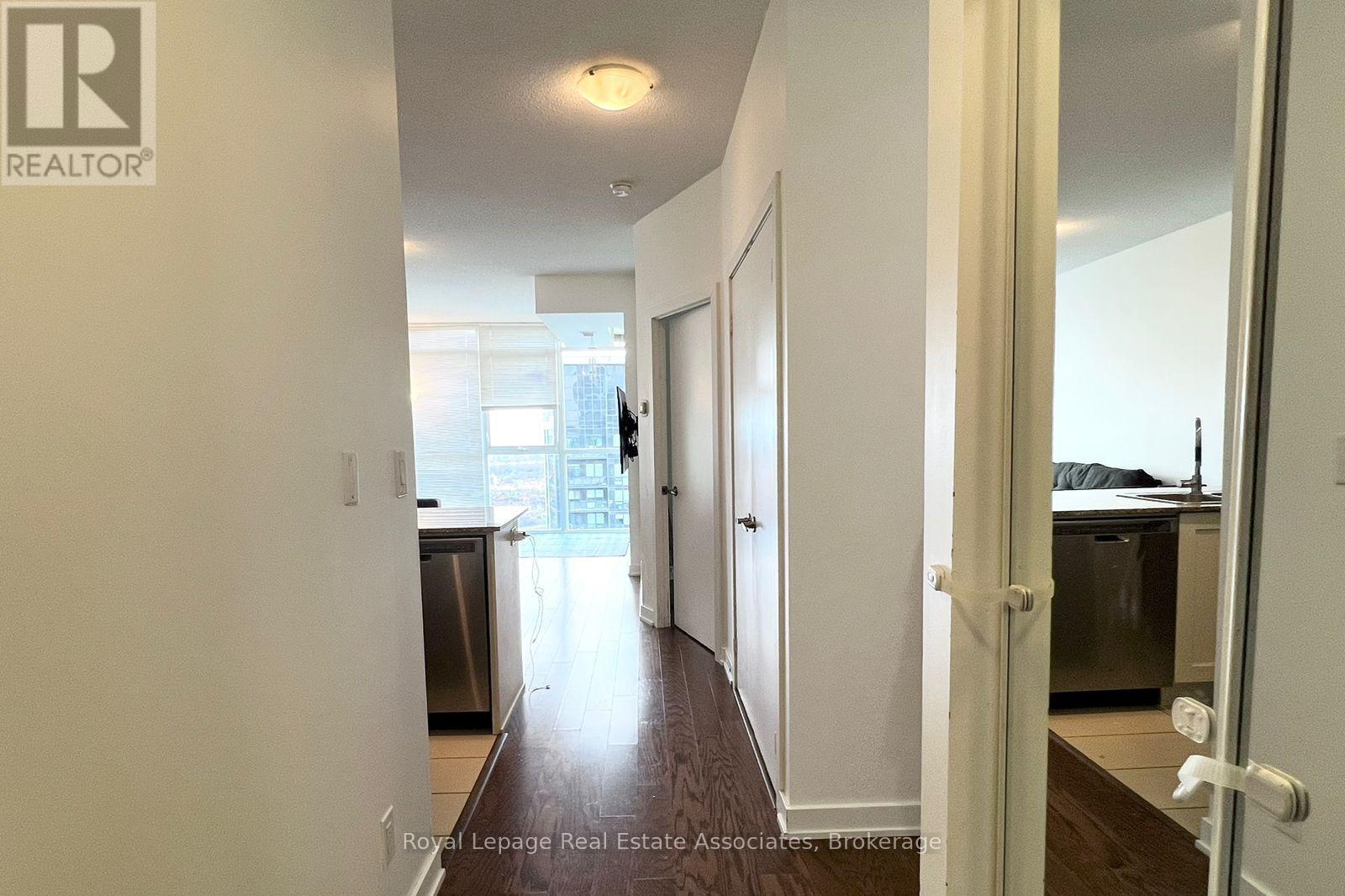 4403 - 4070 Confederation Parkway, Mississauga, Ontario  L5B 0E9 - Photo 5 - W12653484