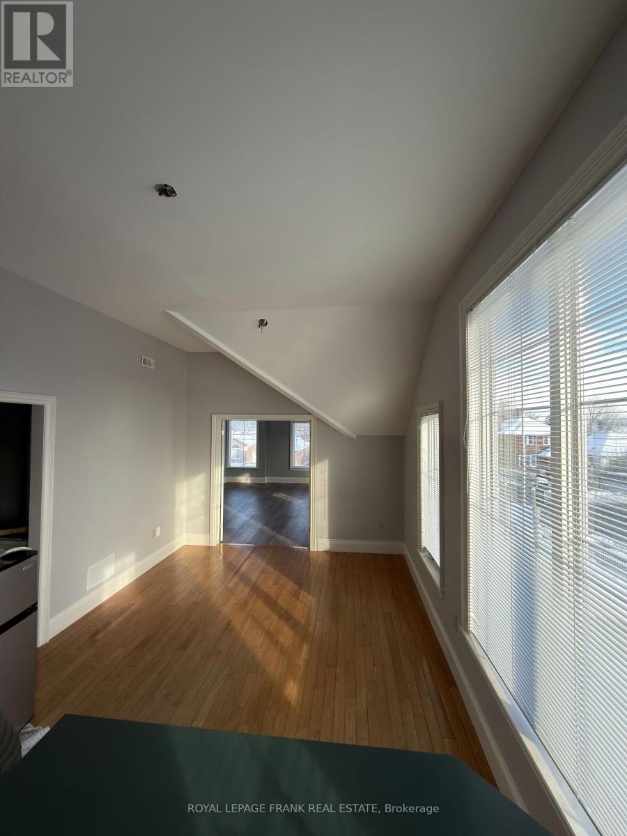 Upper - 64 Park Road N, Oshawa, Ontario  L1J 4L1 - Photo 10 - E12653164