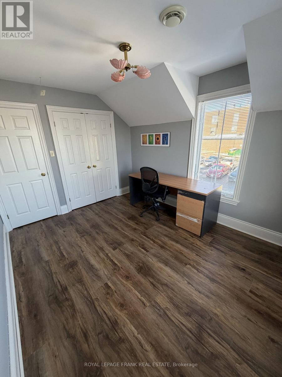 Upper - 64 Park Road N, Oshawa, Ontario  L1J 4L1 - Photo 5 - E12653164