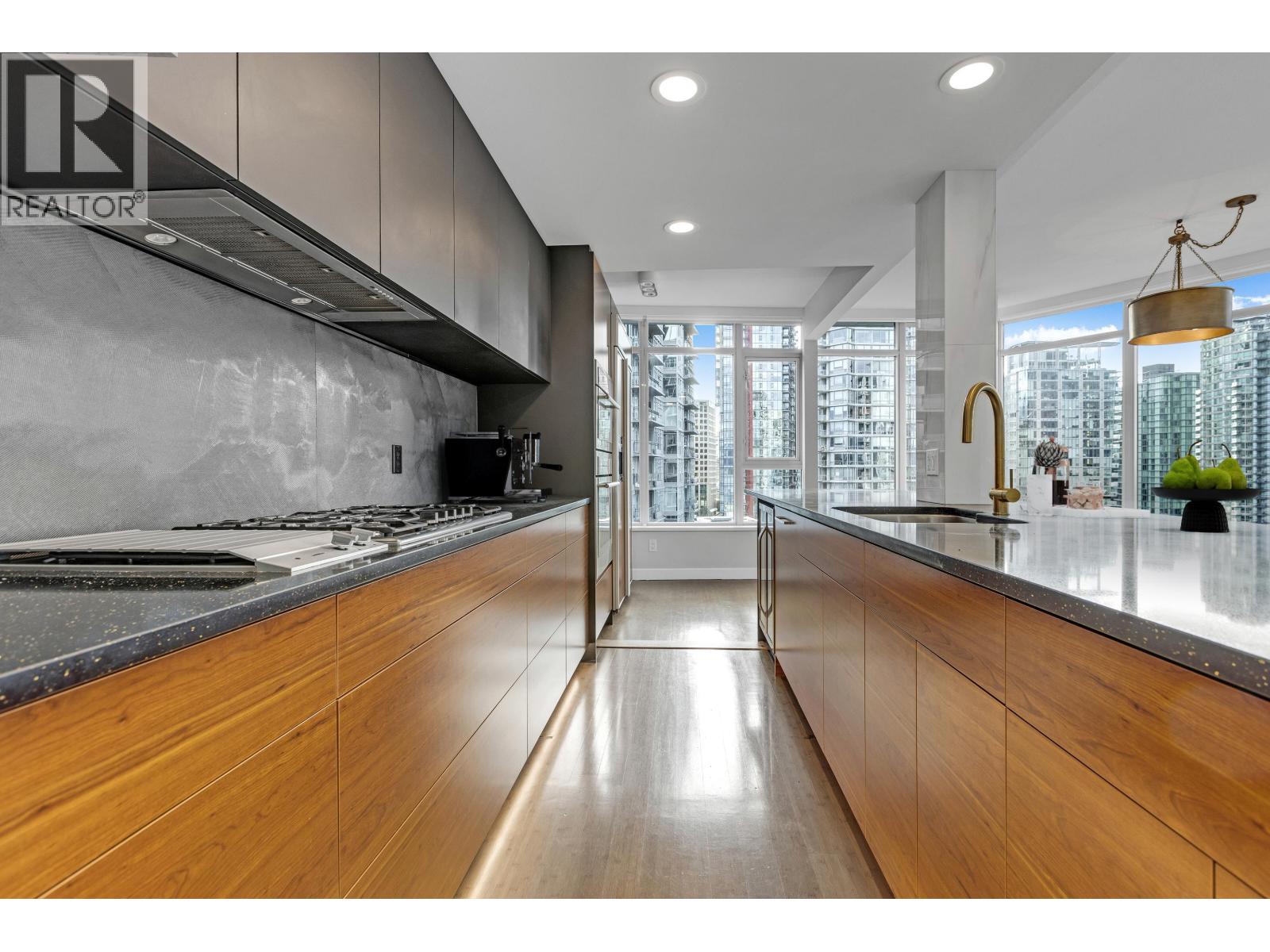 1804 1233 W Cordova Street, Vancouver, British Columbia  V6C 3R1 - Photo 2 - R3075172