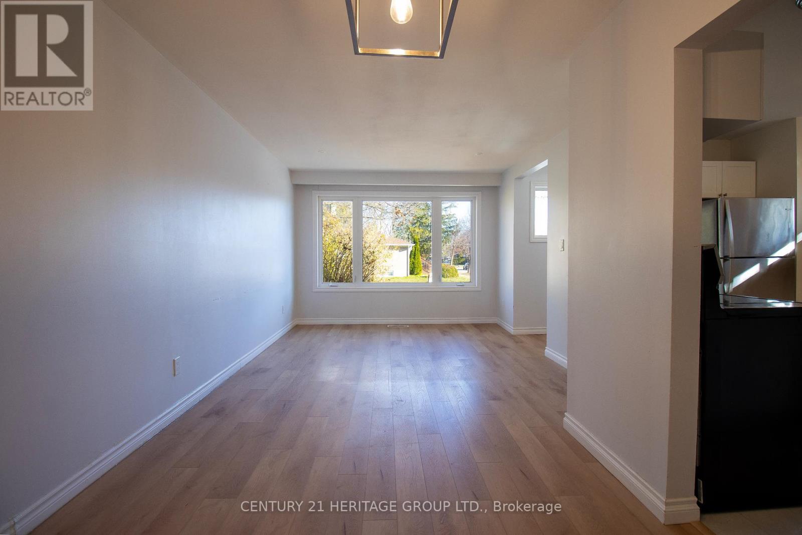 144 Cherrywood Drive, Newmarket, Ontario  L3Y 2X7 - Photo 3 - N12653510