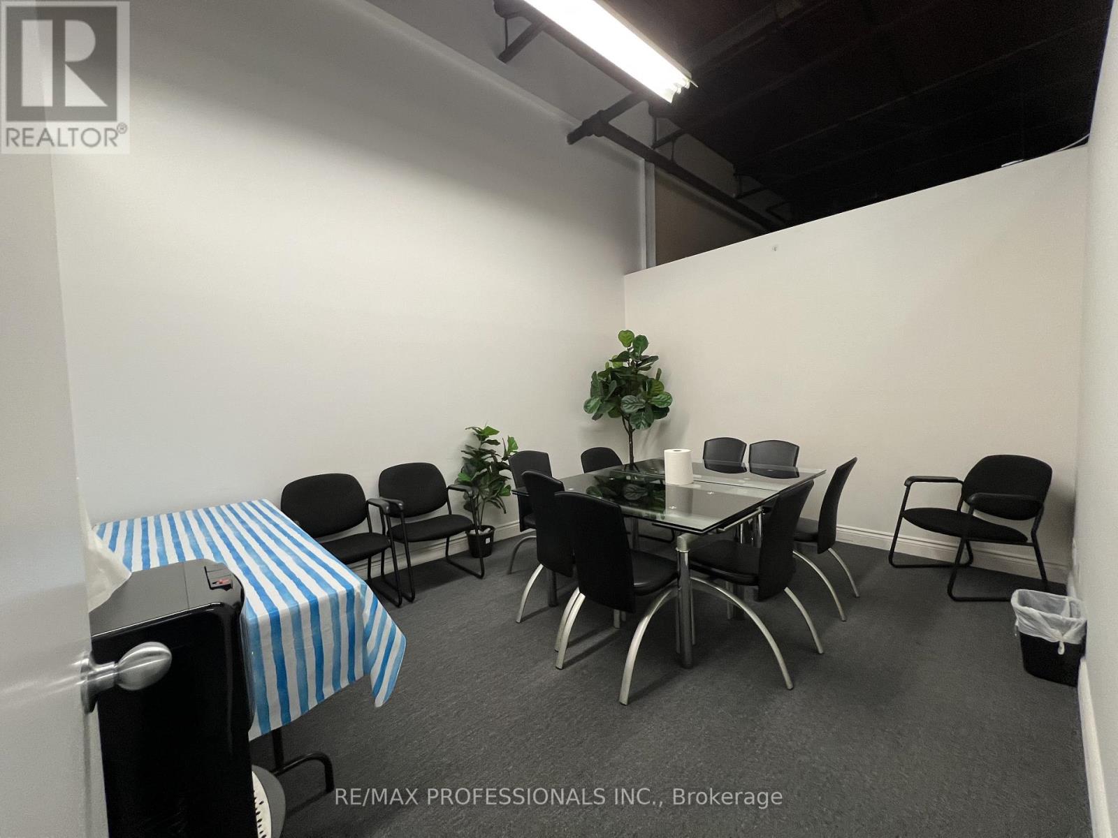 130 North Queen Street, Toronto, Ontario  M8Z 2E4 - Photo 11 - W12653516