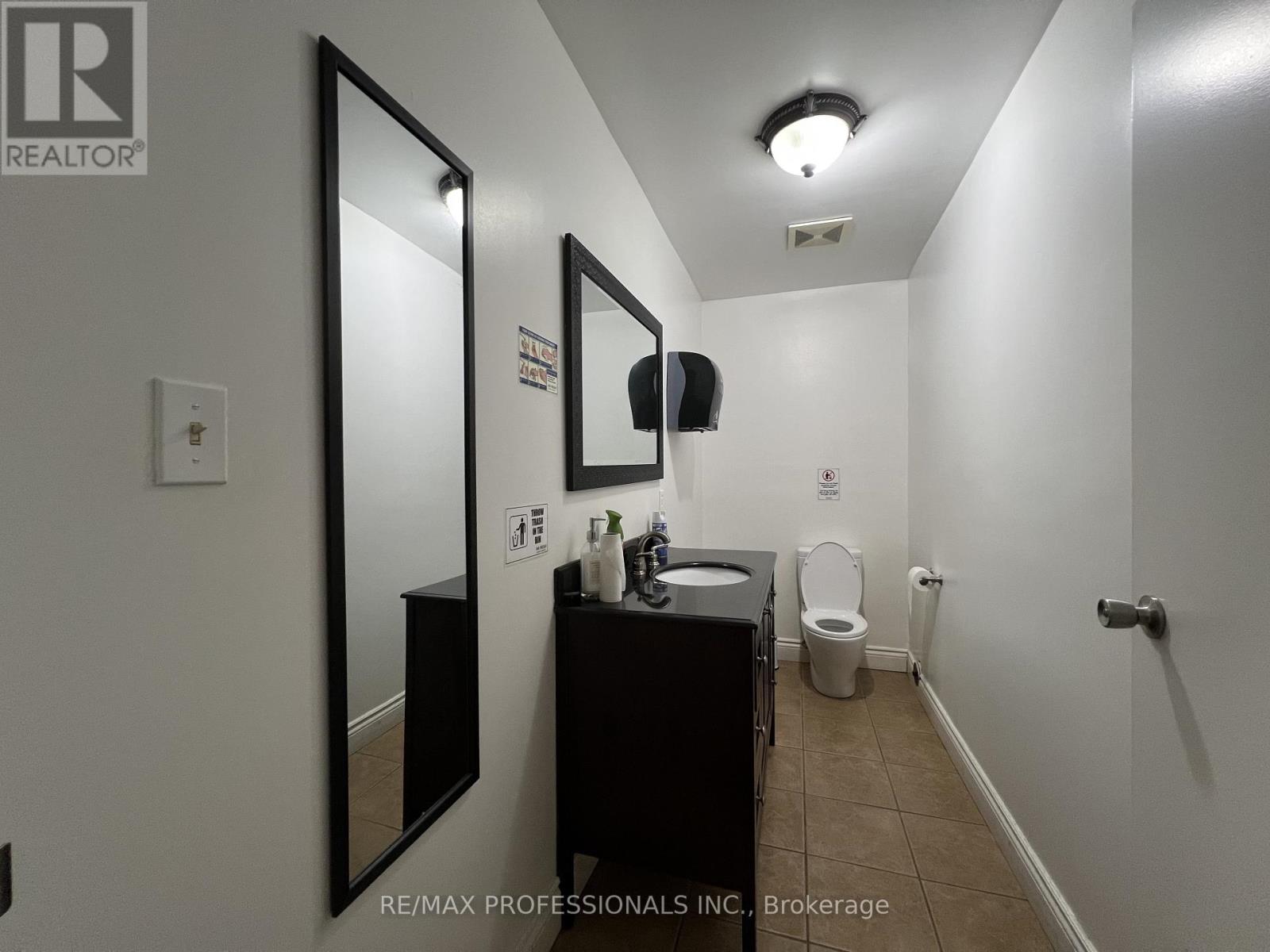 130 North Queen Street, Toronto, Ontario  M8Z 2E4 - Photo 15 - W12653516