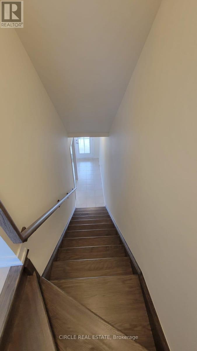 21 Melody Lane, Thorold, Ontario  L3B 5N5 - Photo 5 - X12653508