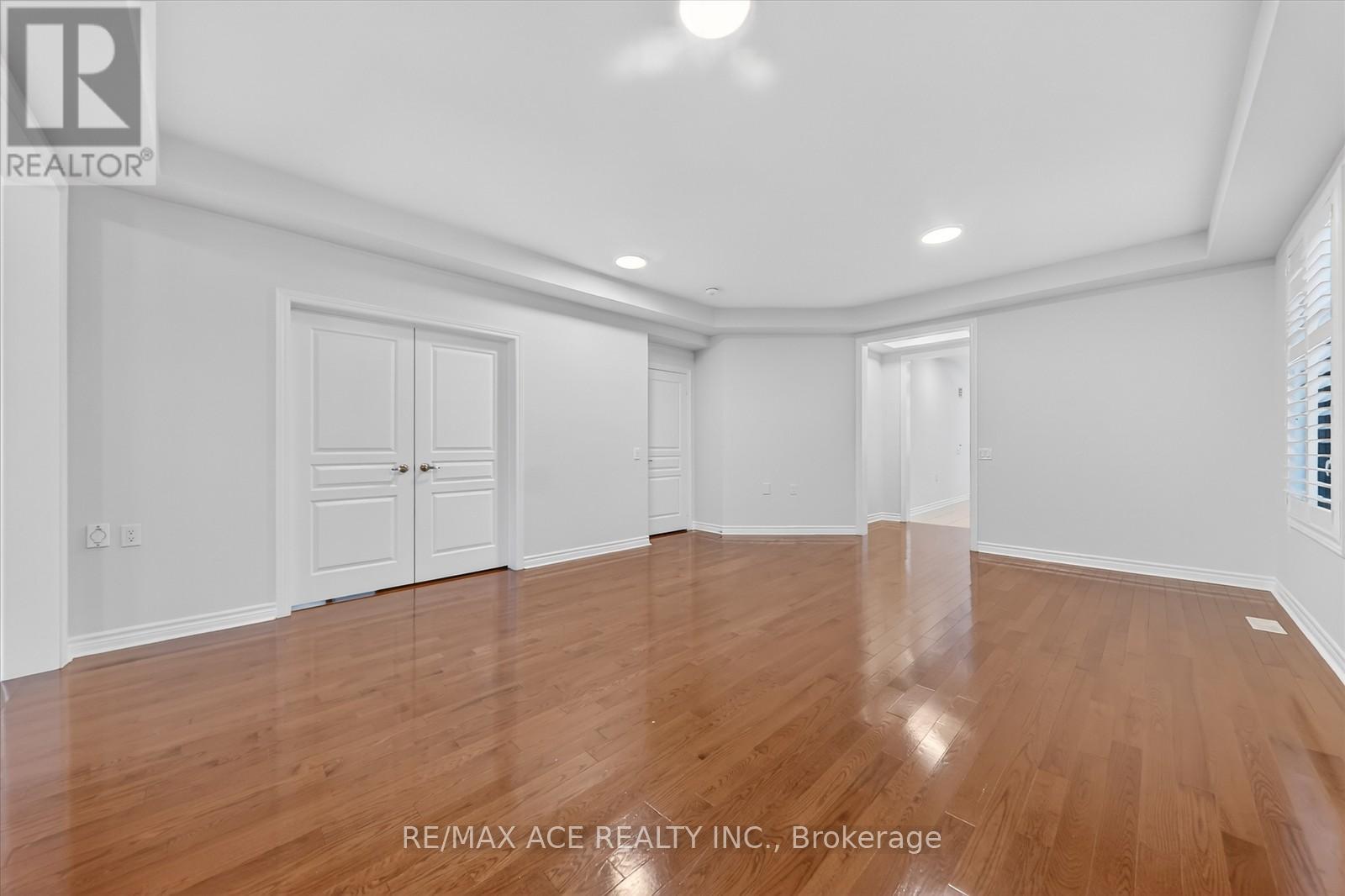 26 Newhouse Boulevard, Caledon, Ontario  L7C 4A1 - Photo 7 - W12653260