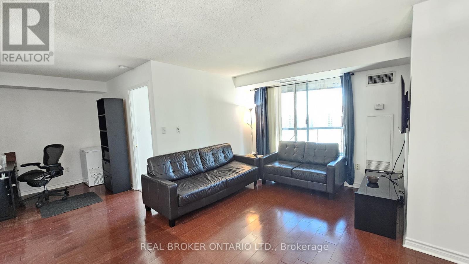 1516 - 7 Lorraine Drive, Toronto, Ontario  M2N 2E3 - Photo 9 - C12632580