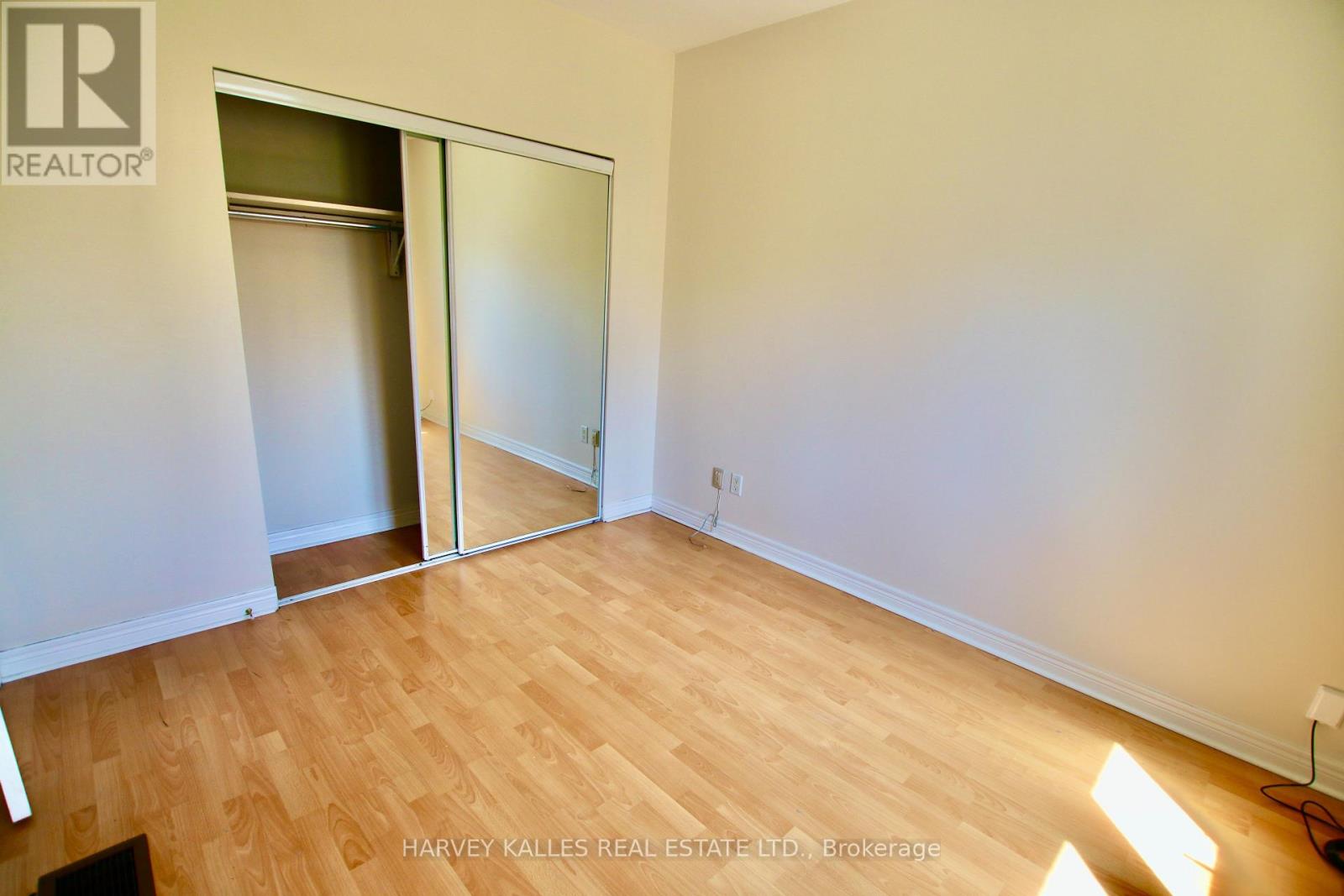 2 - 775 Ossington Avenue, Toronto, Ontario  M6G 3T8 - Photo 5 - W12653524