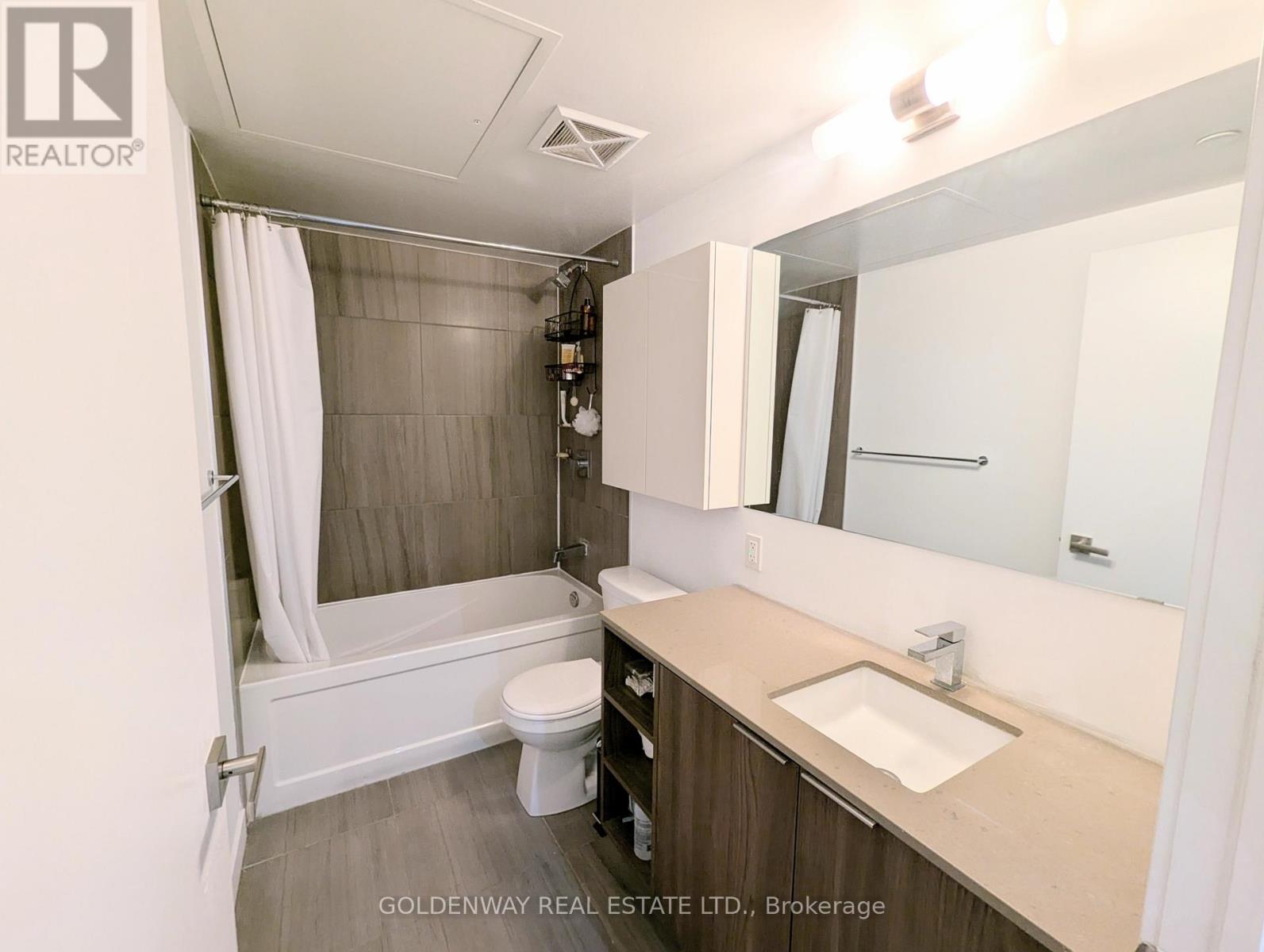 321 - 31 TIPPETT ROAD, Toronto, Ontario