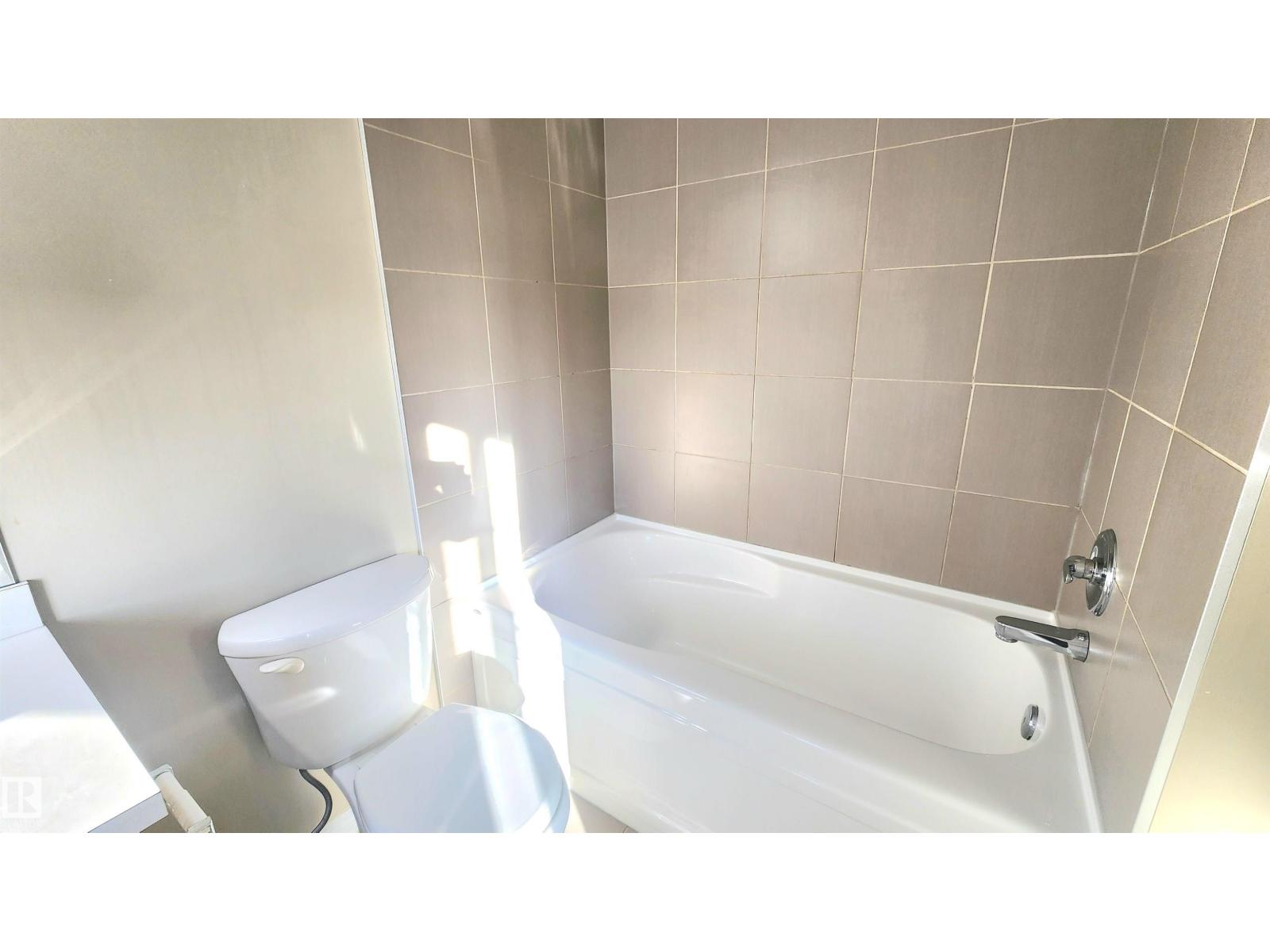 #32 1030 Chappelle Bv Sw, Edmonton, Alberta  T6W 2K7 - Photo 27 - E4465835