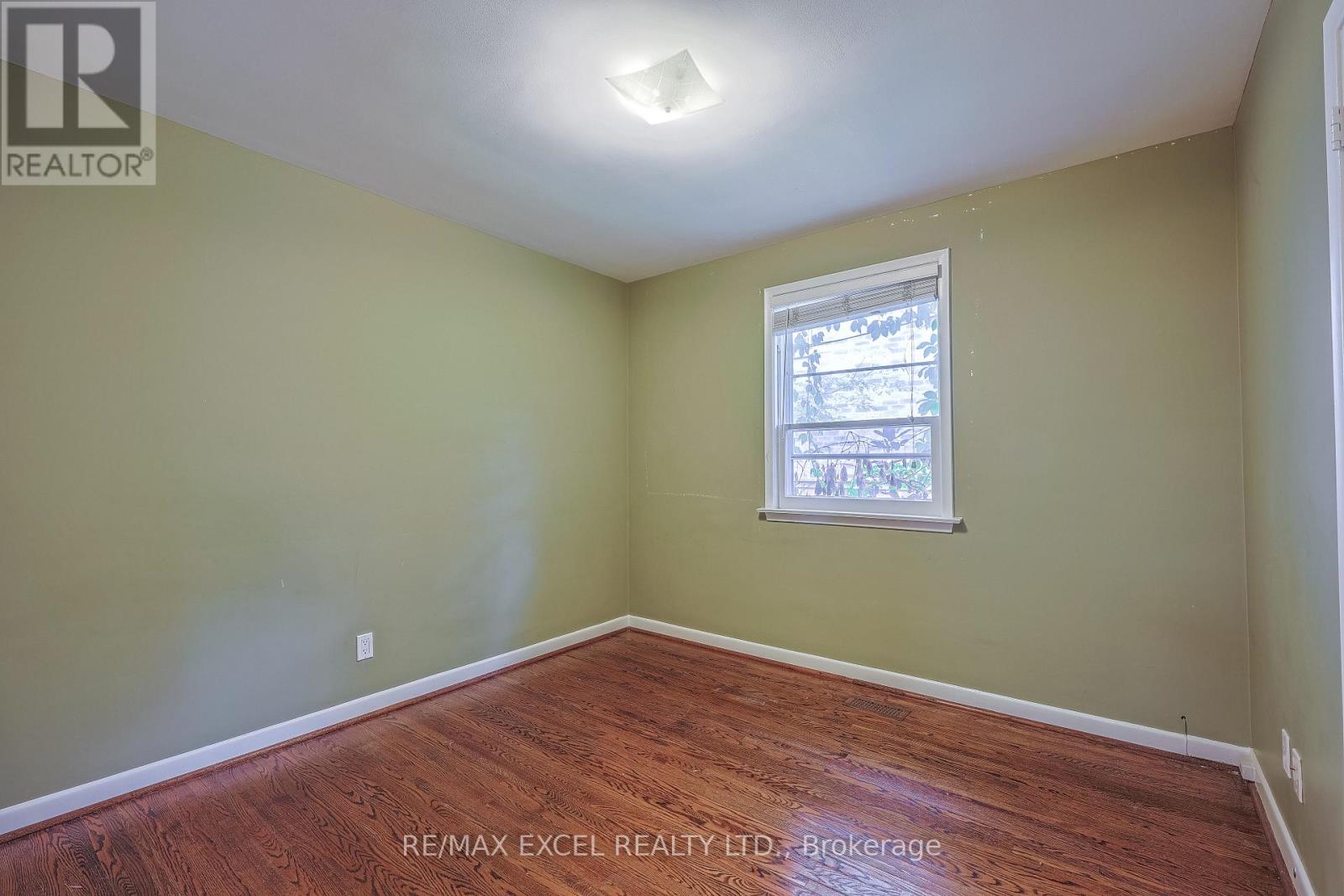 Main Fl - 241 Burnett Avenue W, Toronto, Ontario  M2N 1V9 - Photo 11 - C12653546