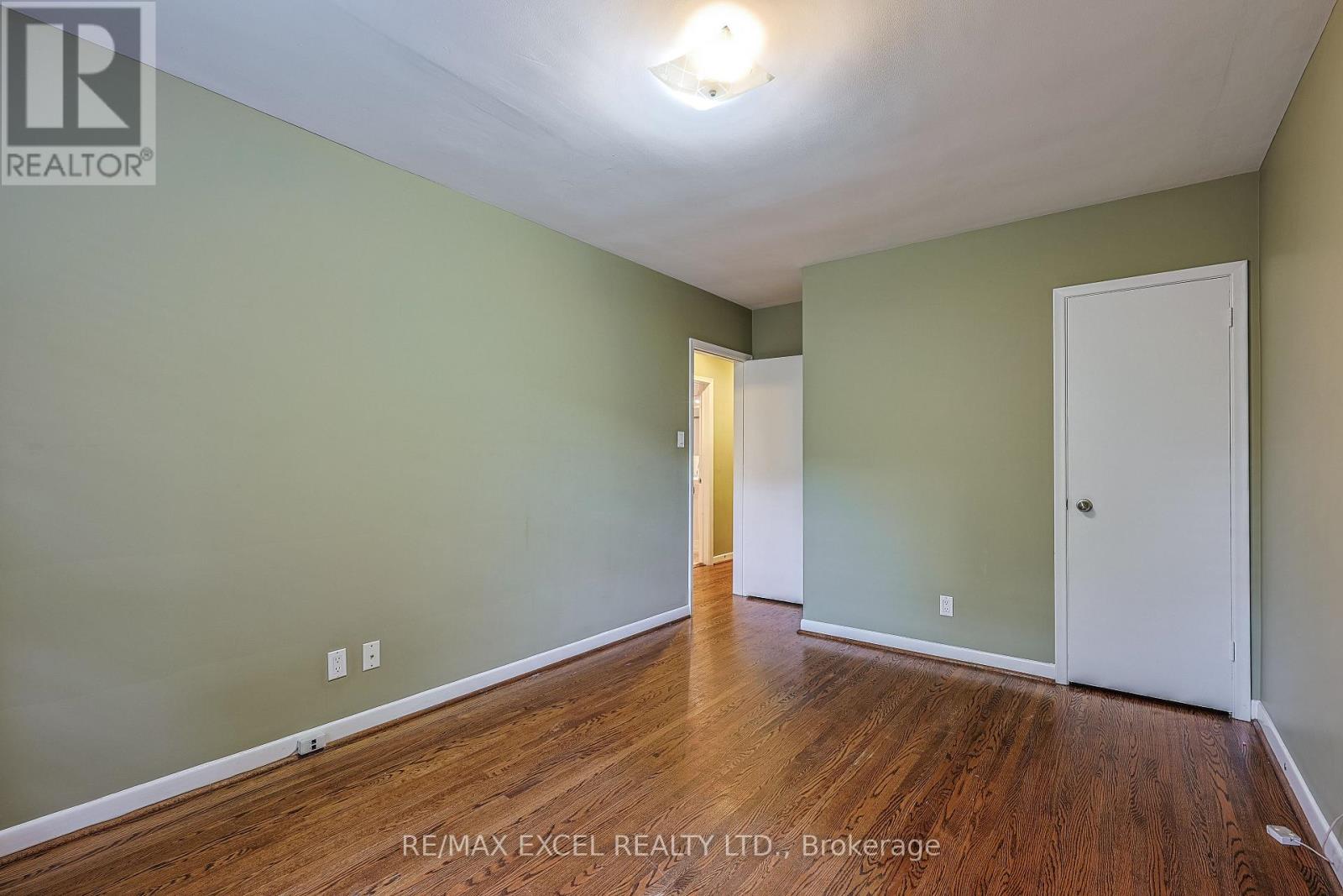 Main Fl - 241 Burnett Avenue W, Toronto, Ontario  M2N 1V9 - Photo 14 - C12653546