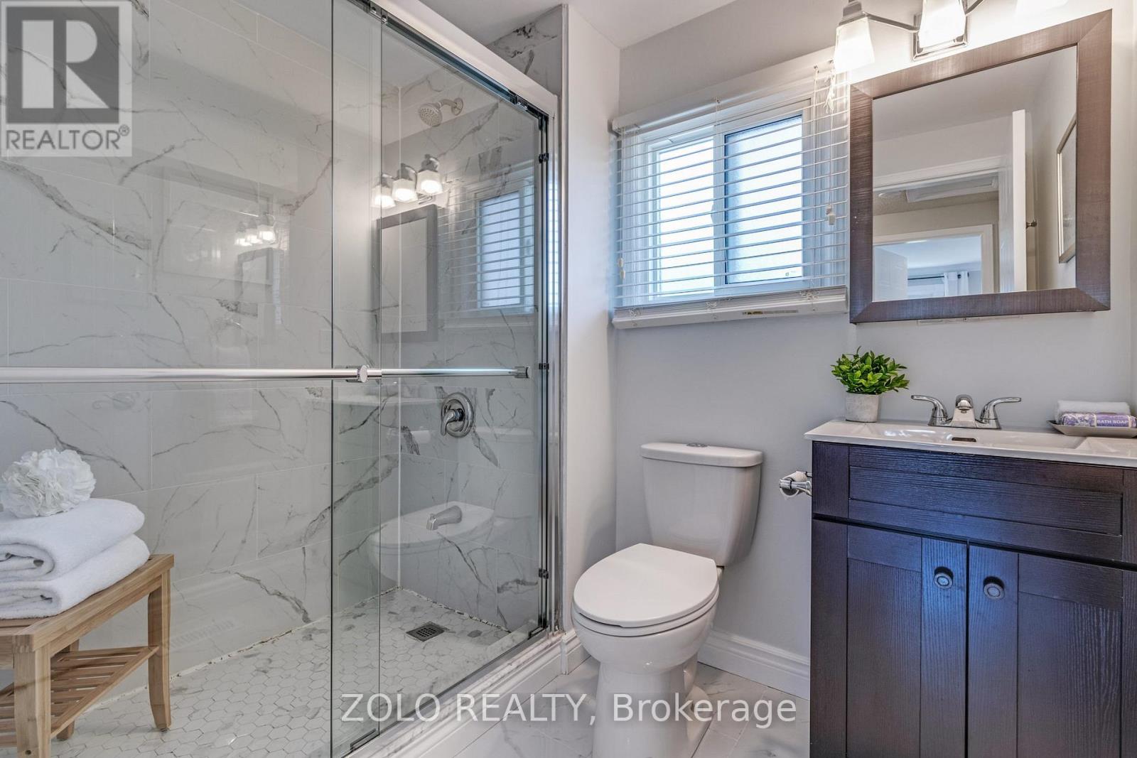 710 Hayes Avenue, Oshawa, Ontario  L1K 1W3 - Photo 10 - E12653544