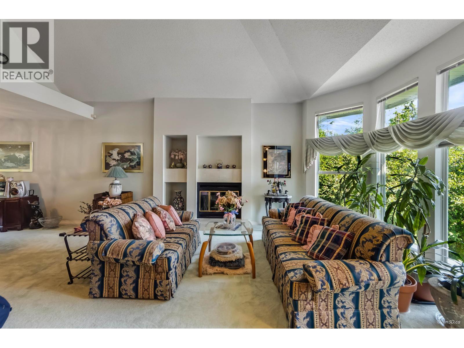 1207 Durant Drive, Coquitlam, British Columbia V3B 6R3 - Photo 4 - R3075142