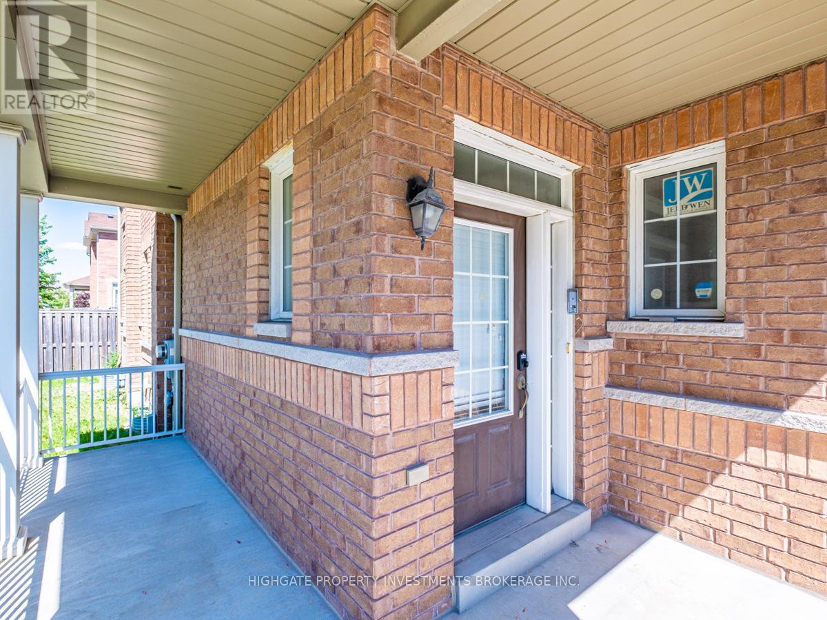 4399 Trail Blazer Way, Mississauga, Ontario  L5R 0C4 - Photo 3 - W12653576