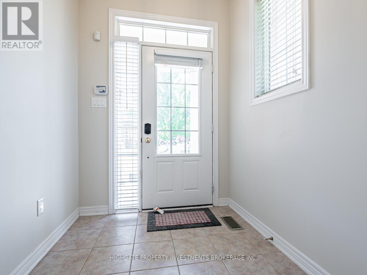 4399 Trail Blazer Way, Mississauga, Ontario  L5R 0C4 - Photo 4 - W12653576