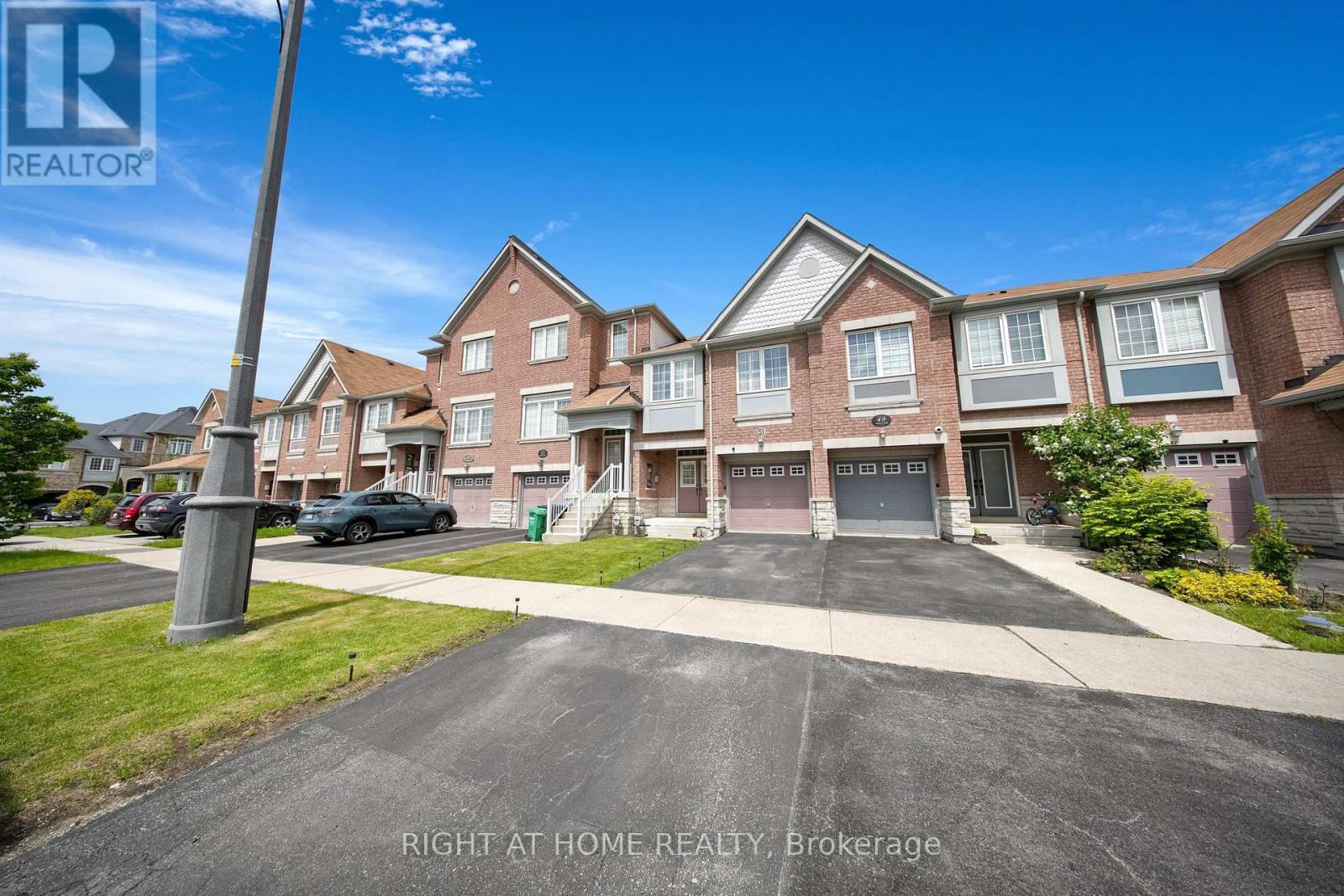 51 LORENZO CIRCLE, Brampton, Ontario