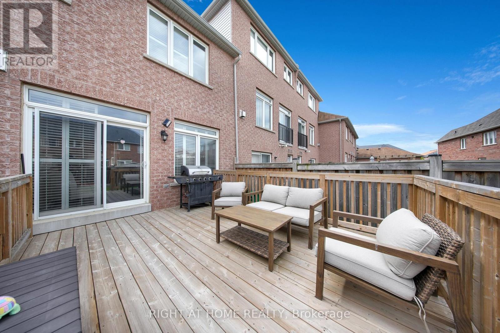 51 Lorenzo Circle, Brampton, Ontario  L6R 3N4 - Photo 16 - W12653582