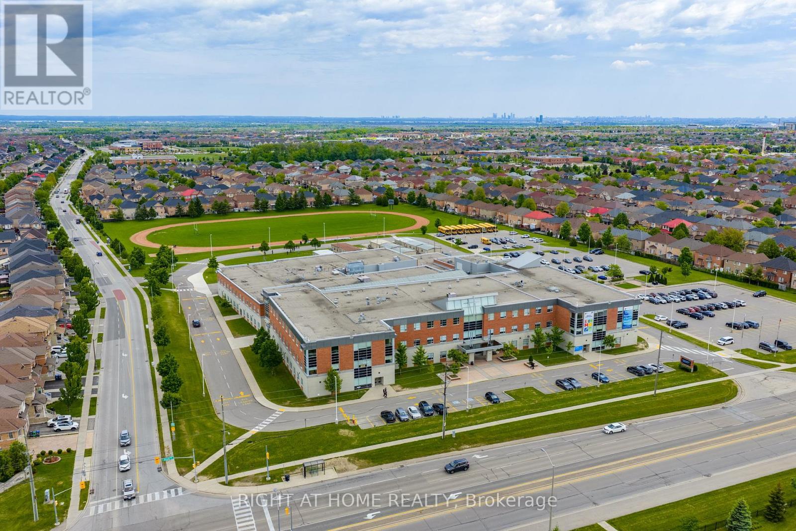 51 Lorenzo Circle, Brampton, Ontario  L6R 3N4 - Photo 40 - W12653582