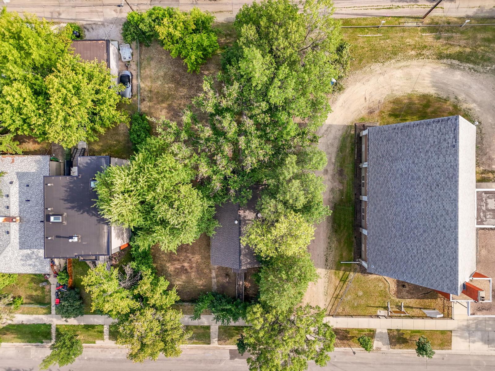 9630 74 Avenue, Edmonton, Alberta T6E 1E6 - Photo 8 - 43690221