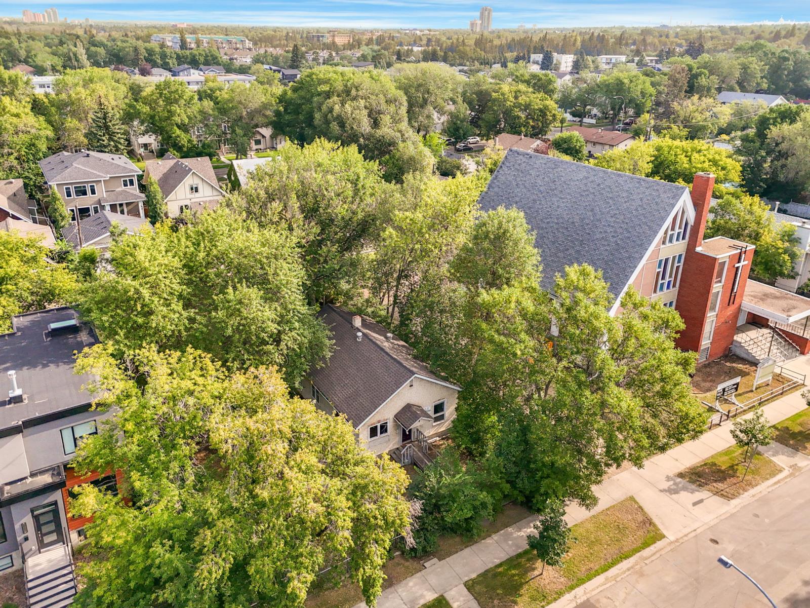 9630 74 Avenue, Edmonton, Alberta T6E 1E6 - Photo 10 - 43690221