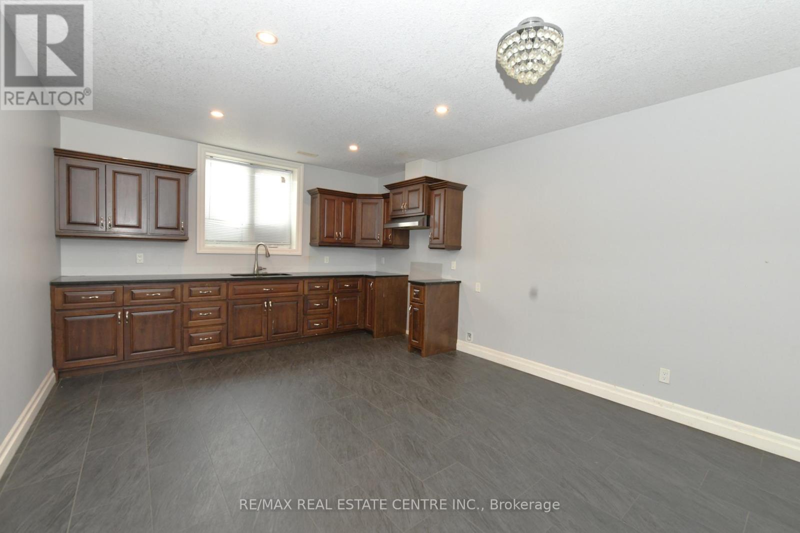 13 Forbes Crescent, North Perth, Ontario  N4W 0B3 - Photo 9 - X12653560