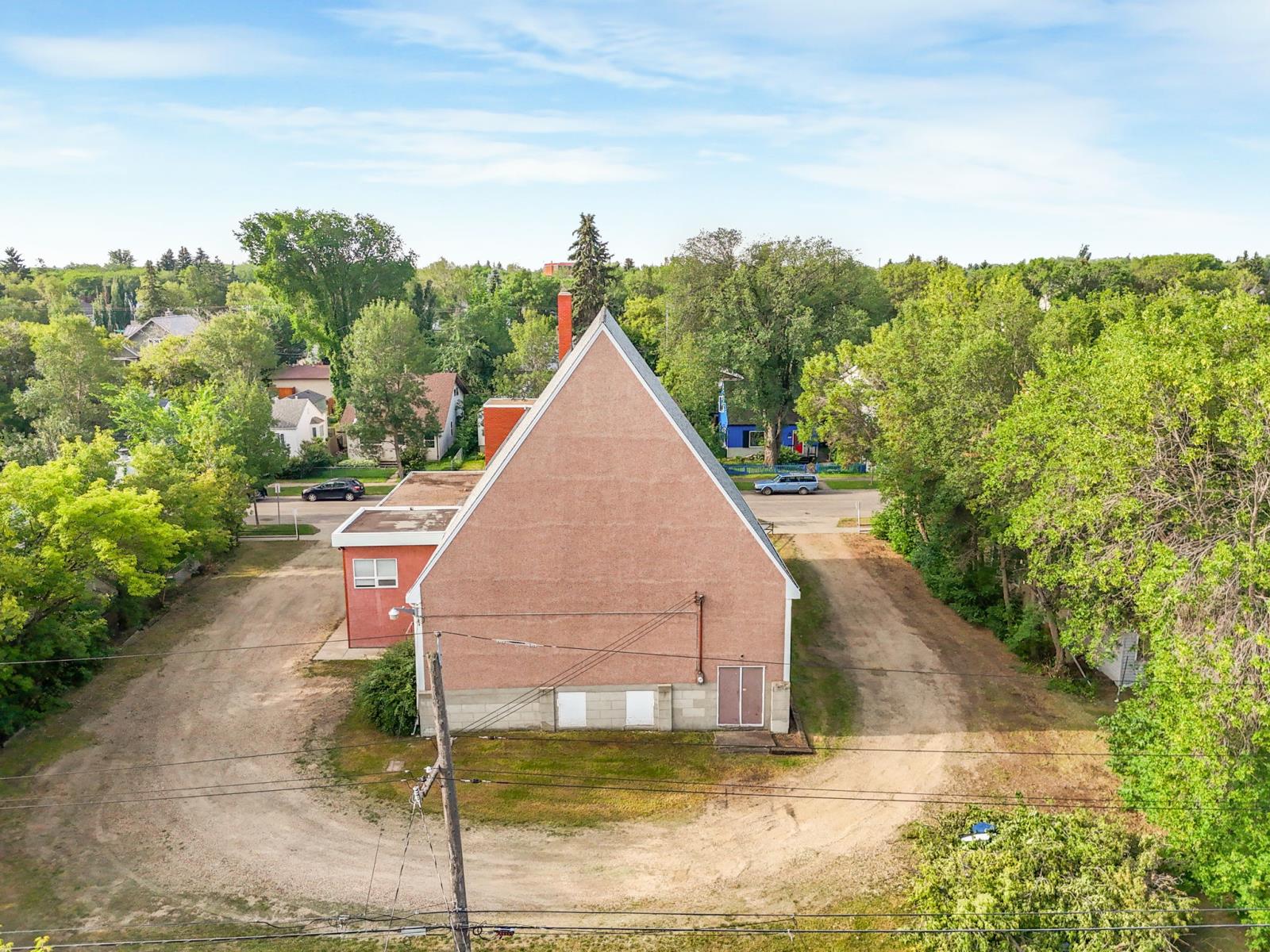 9630 74 Avenue, Edmonton, Alberta T6E 1E6 - Photo 2 - 43690221