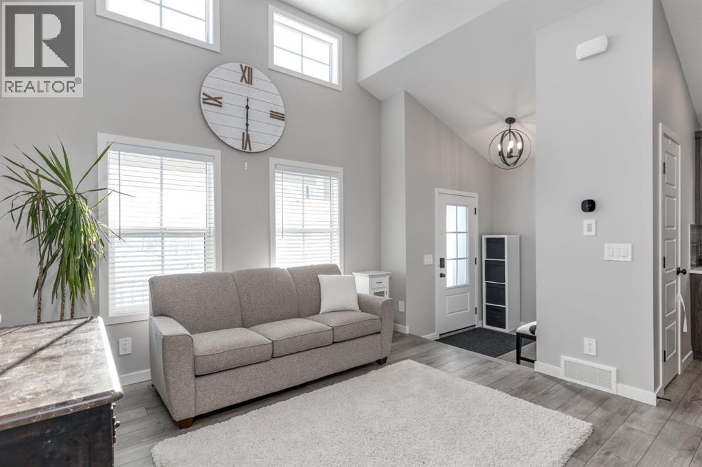 460 Reynolds Avenue Sw, Airdrie, Alberta  T4B 5G2 - Photo 2 - A2275961