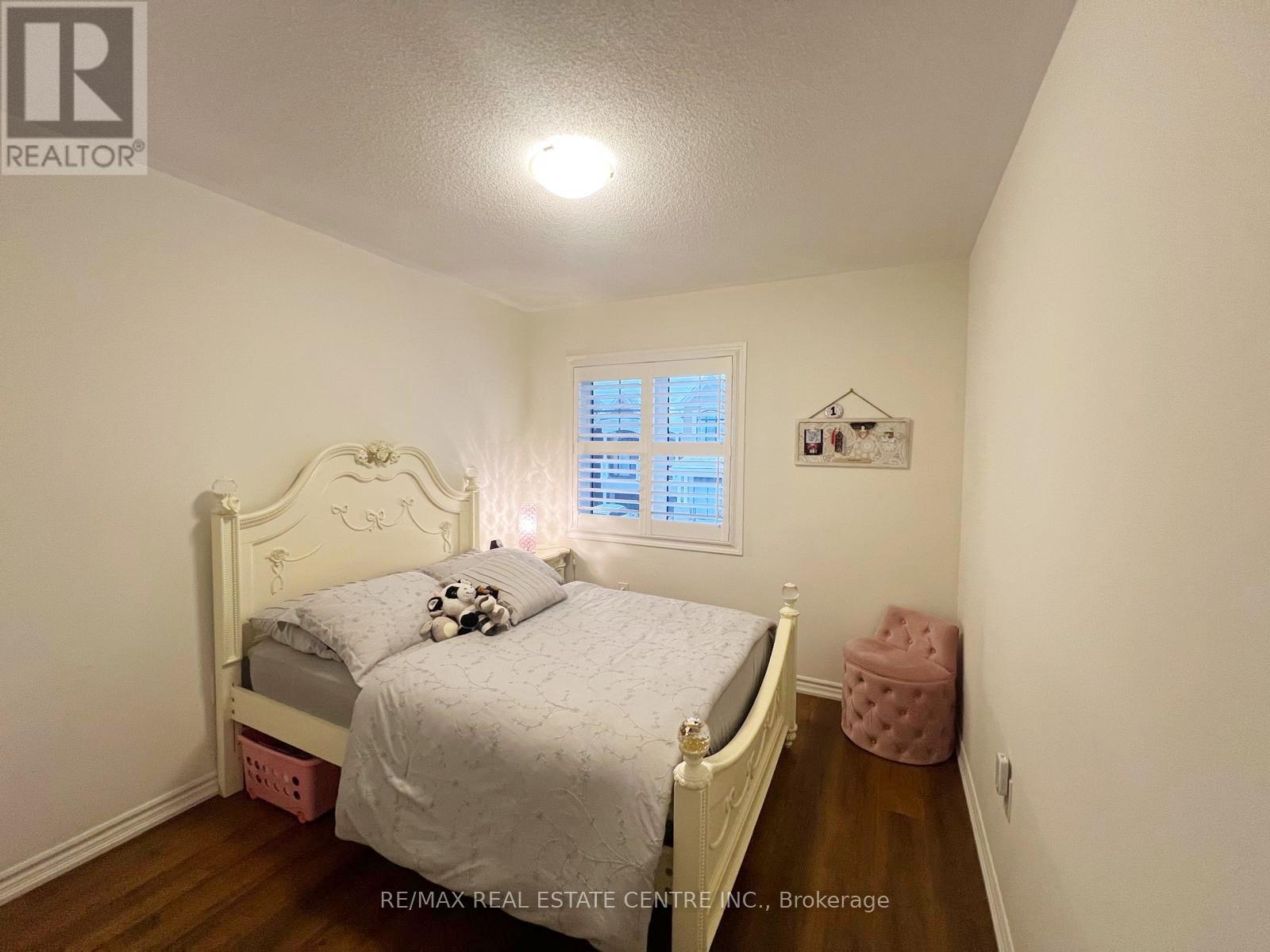 1300 Basswood Crescent, Milton, Ontario  L9T 7E7 - Photo 30 - W12650970