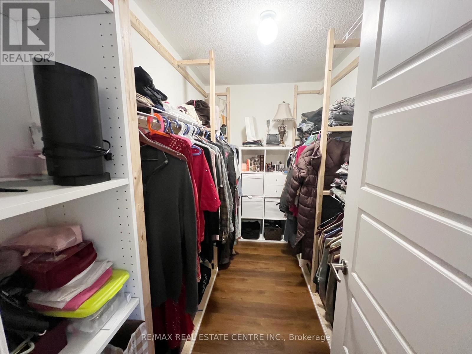 1300 Basswood Crescent, Milton, Ontario  L9T 7E7 - Photo 24 - W12650970