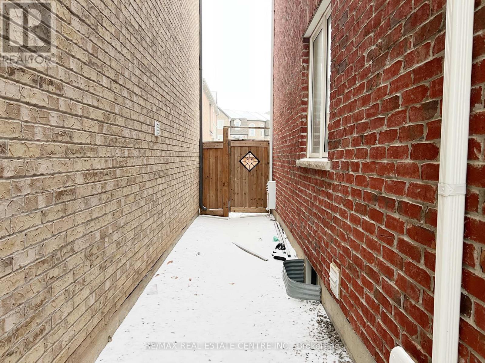 1300 Basswood Crescent, Milton, Ontario  L9T 7E7 - Photo 45 - W12650970