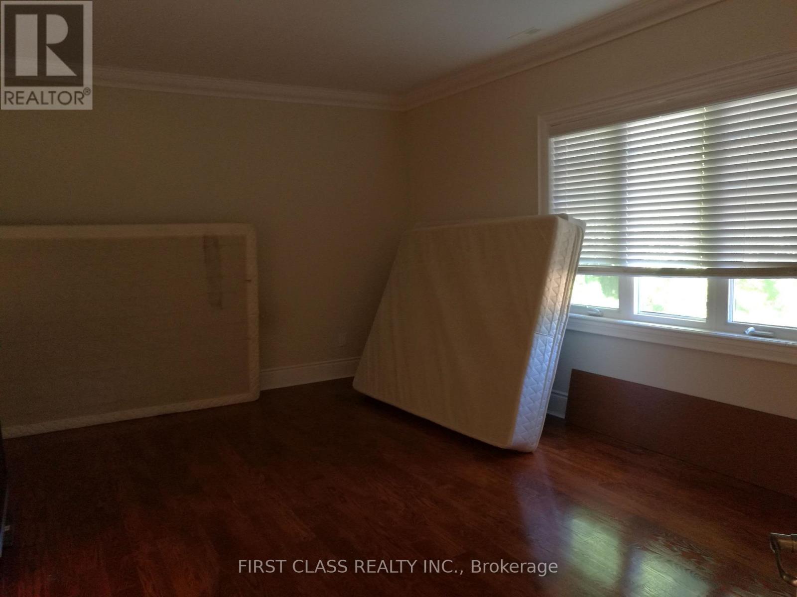 F2 - 58 Paisley Boulevard E, Mississauga, Ontario  L5A 1P4 - Photo 4 - W12653594