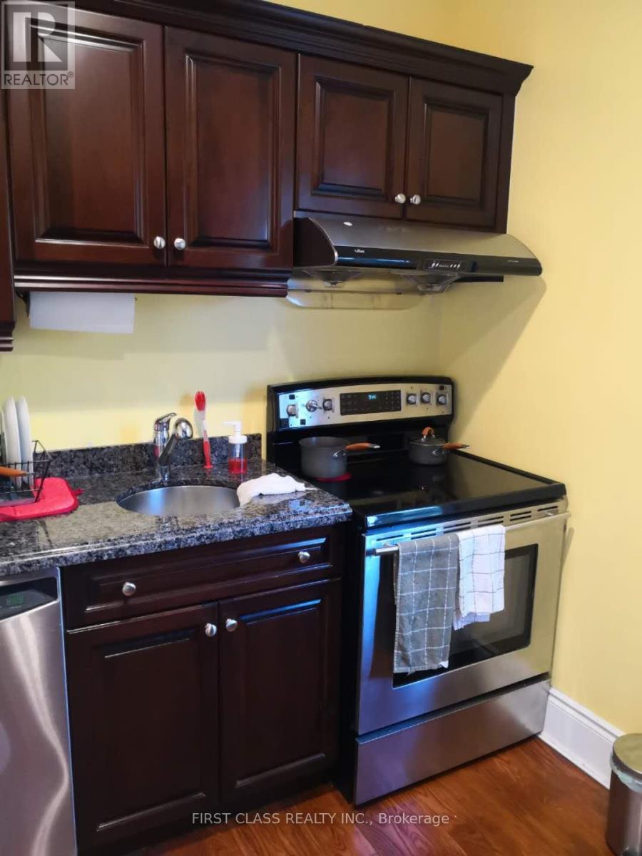 F2 - 58 Paisley Boulevard E, Mississauga, Ontario  L5A 1P4 - Photo 5 - W12653594