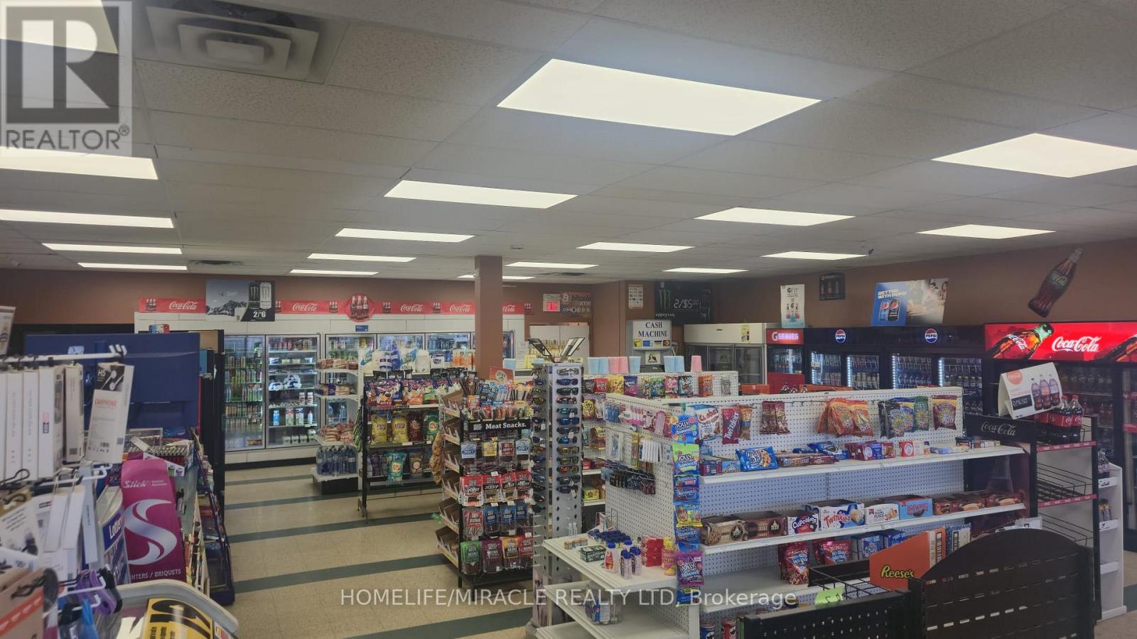 569 Lancaster Street W, Kitchener, Ontario  N2K 3M9 - Photo 3 - X12653586