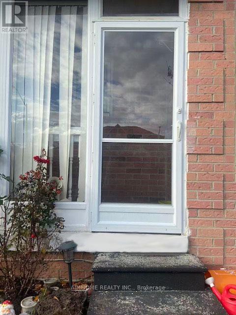 5733 River Grove Avenue, Mississauga, Ontario  L5M 4R3 - Photo 15 - W12570500