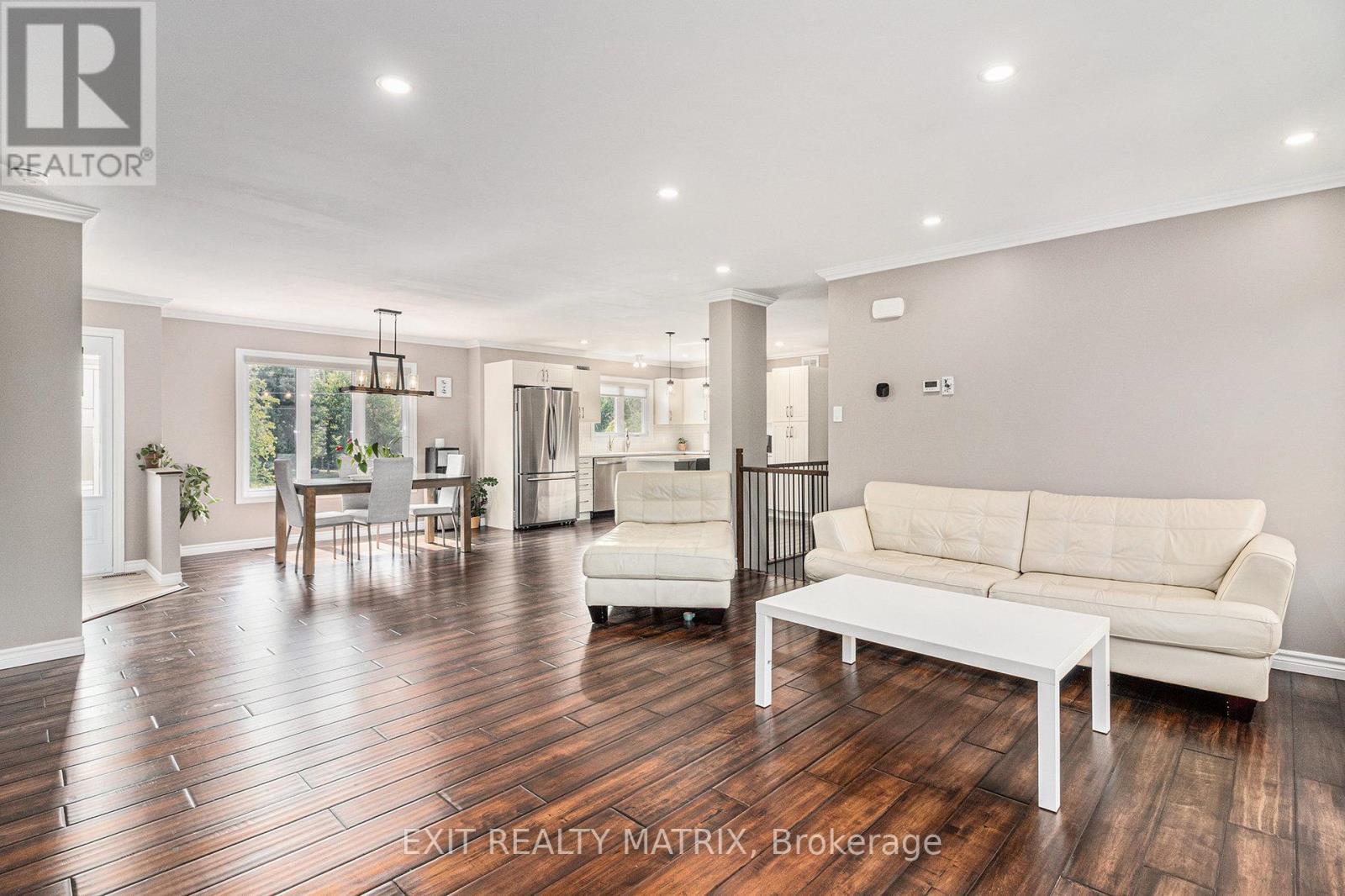 1991 Thibault Court, North Dundas, Ontario  K0C 1H0 - Photo 10 - X12653600