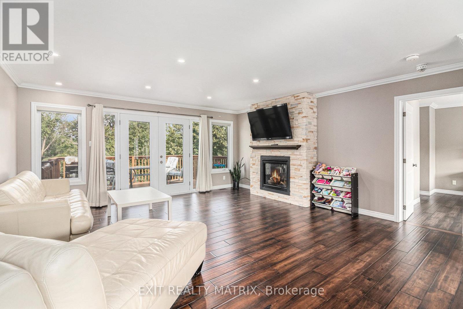 1991 Thibault Court, North Dundas, Ontario  K0C 1H0 - Photo 9 - X12653600