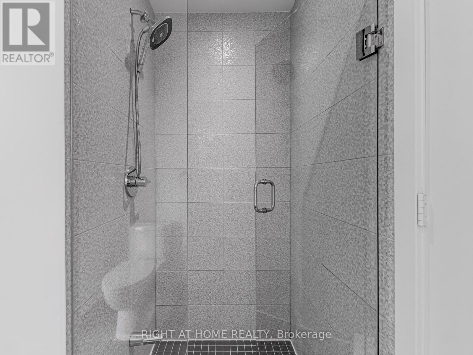 4810 - 10 York Street, Toronto, Ontario  M5J 0E1 - Photo 17 - C12653606