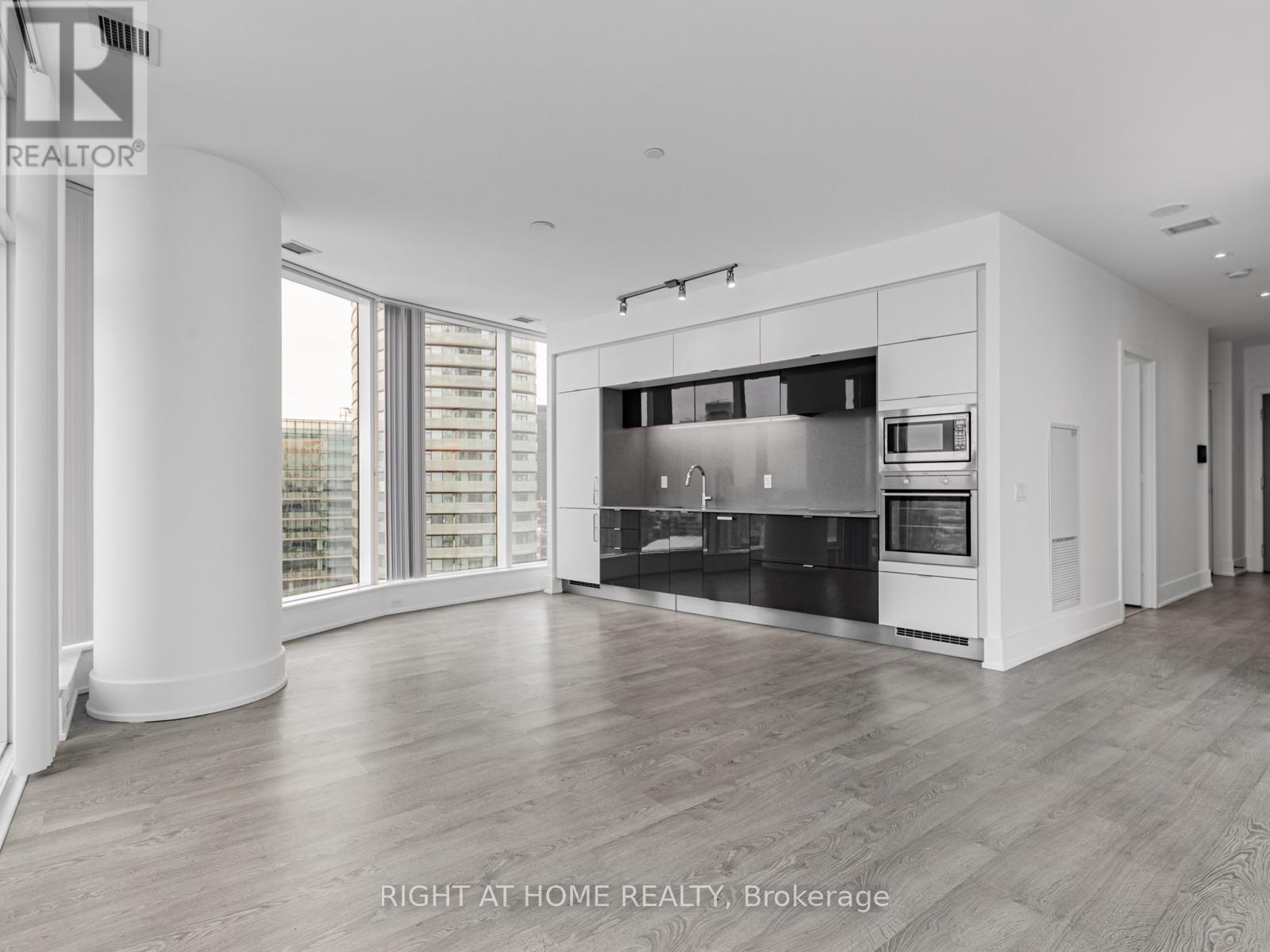 4810 - 10 York Street, Toronto, Ontario  M5J 0E1 - Photo 3 - C12653606