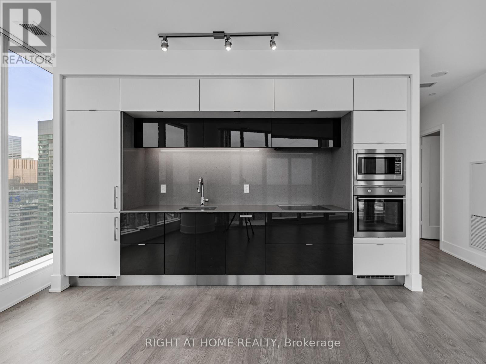 4810 - 10 York Street, Toronto, Ontario  M5J 0E1 - Photo 6 - C12653606