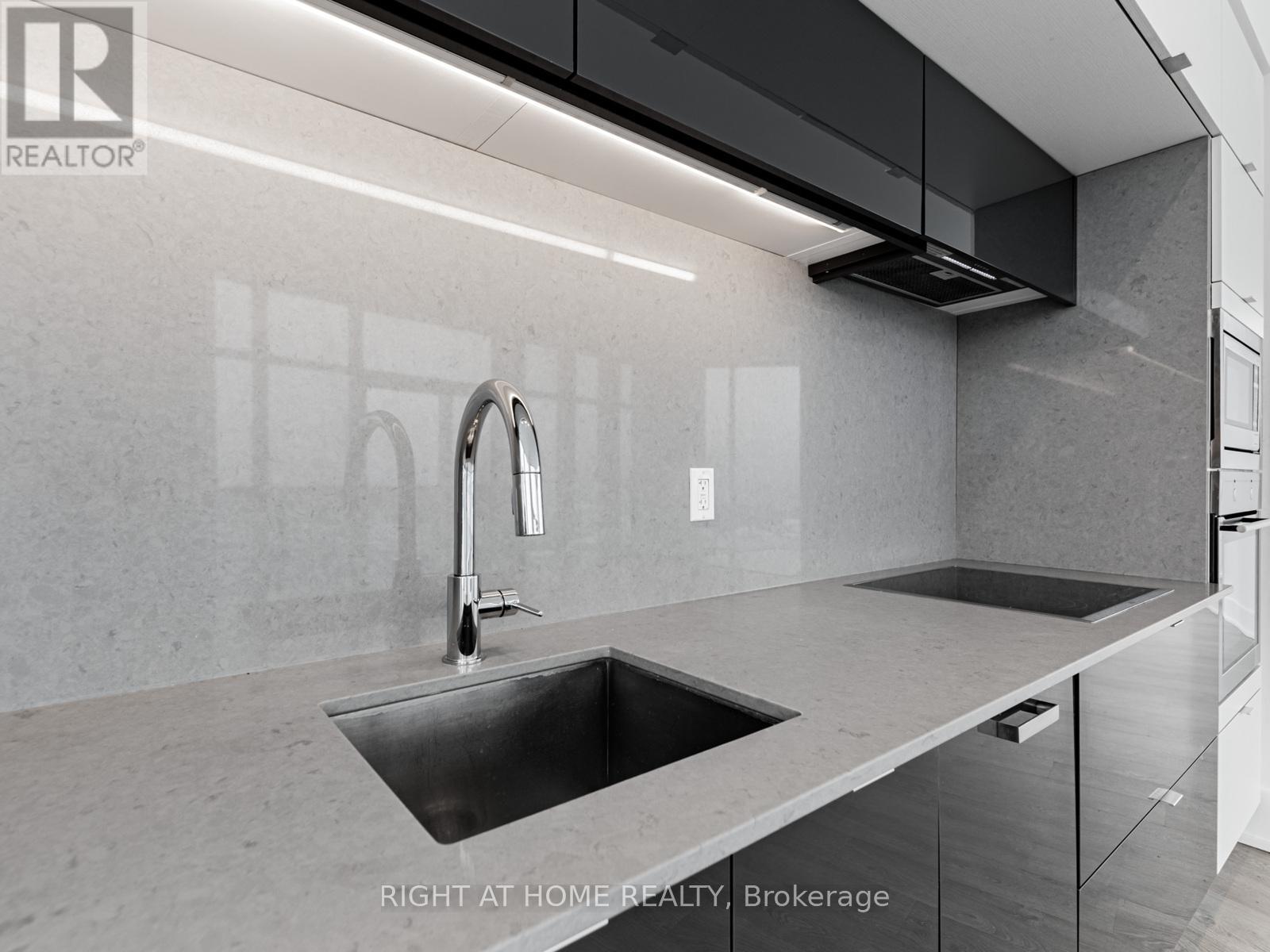 4810 - 10 York Street, Toronto, Ontario  M5J 0E1 - Photo 9 - C12653606