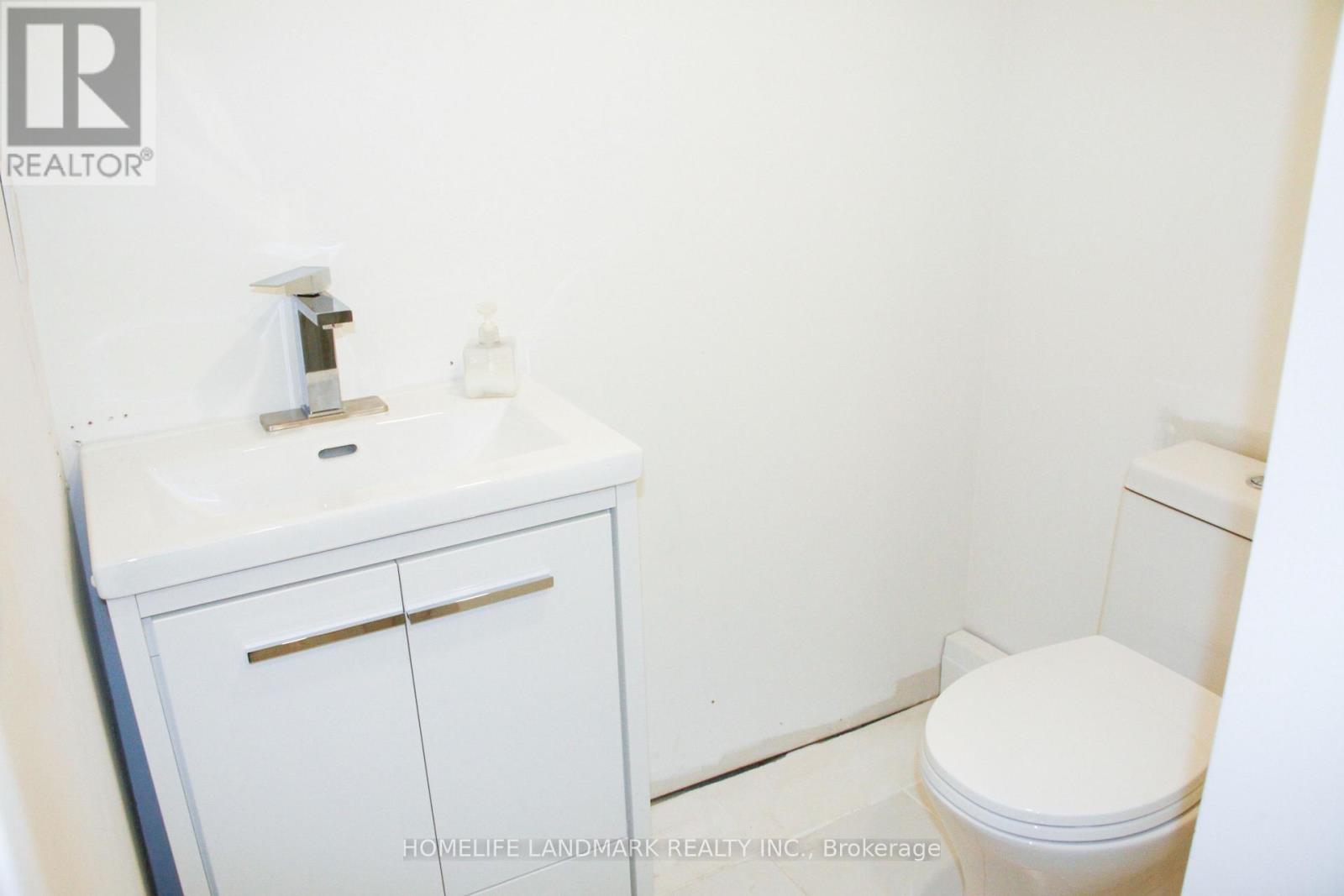 65 Glenwood Crescent, Toronto, Ontario  M4B 1J8 - Photo 10 - E12653608